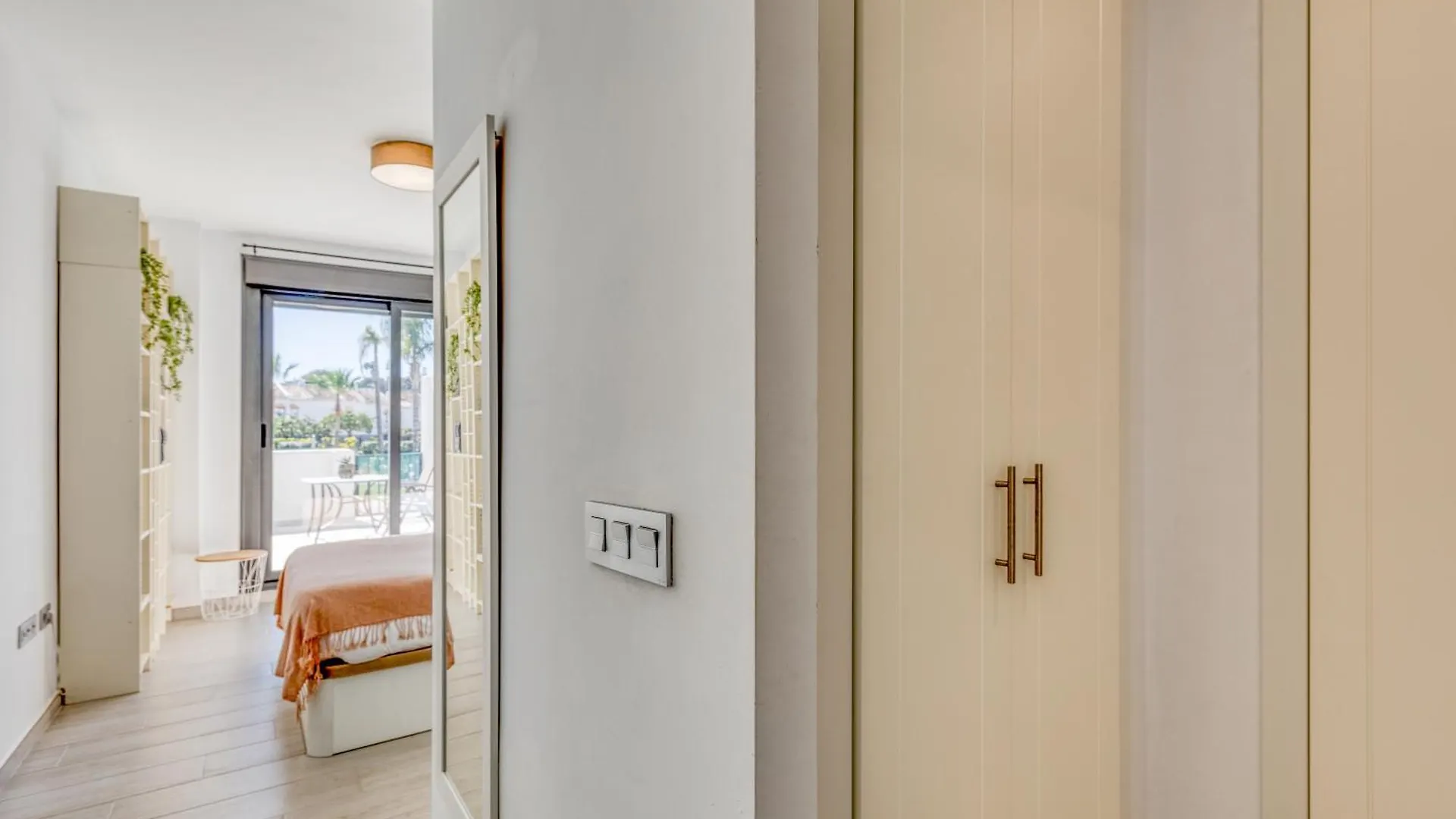 Hanami Arroyo Beach Garden Apartment Estepona Spain