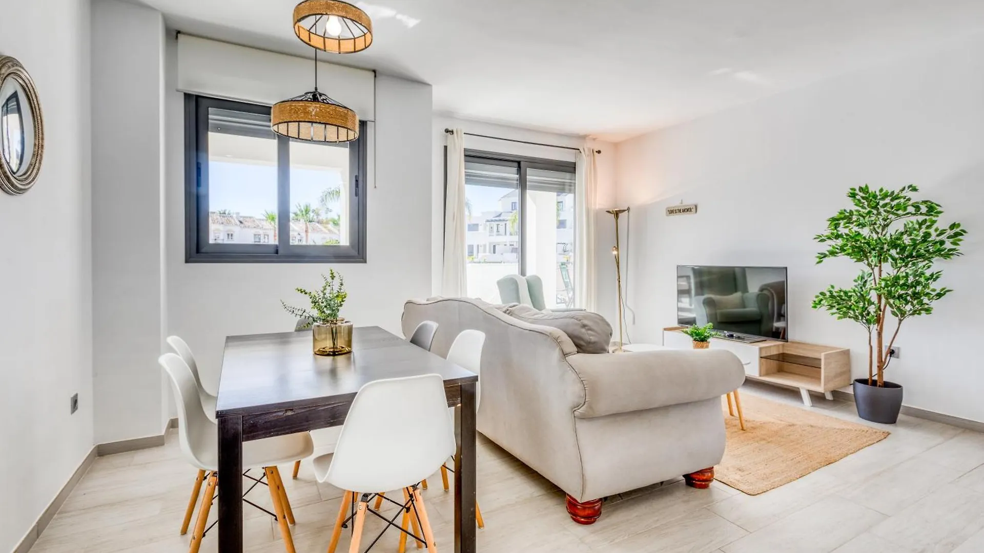 Hanami Arroyo Beach Garden Apartment Estepona