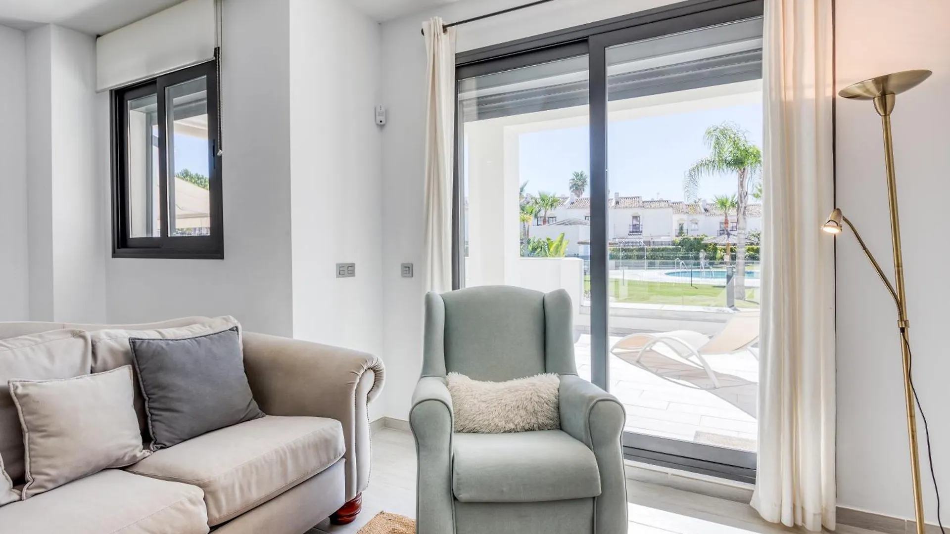 Hanami Arroyo Beach Garden Apartment Estepona Spain