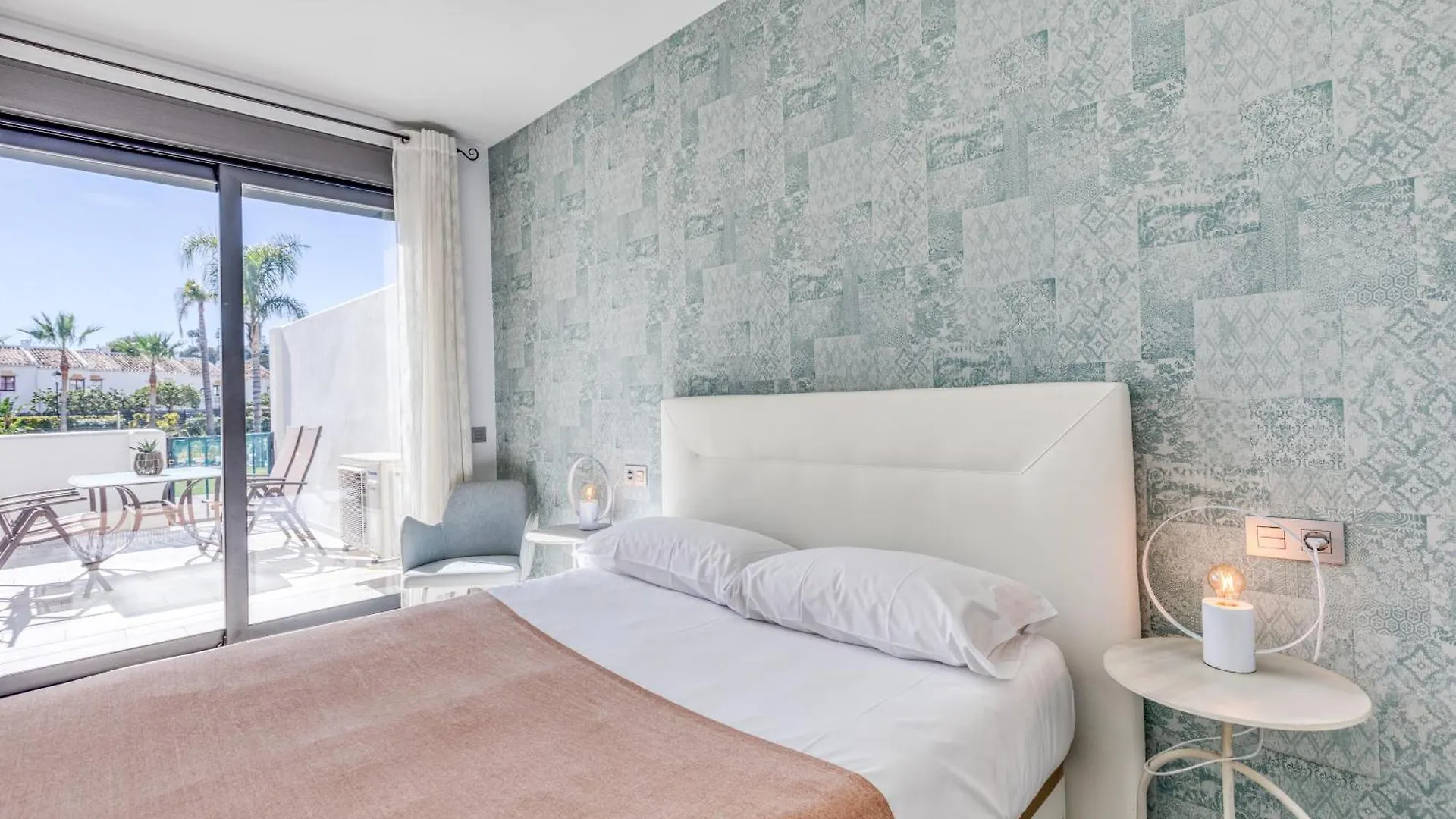 Hanami Arroyo Beach Garden Apartment Estepona